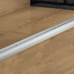 Pergo, portaanreuna, hopea