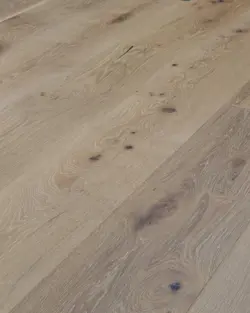 Puulattia - Tammi Herregårdsplank 260 mm, harjattu valkoinen mattalakka
