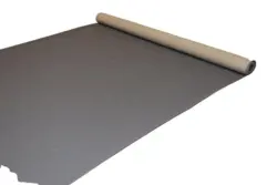 Messumatto – vaaleanharmaa neulahuopajuoksija