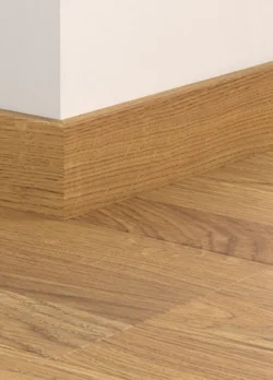 Jalkalista laminaattilattialle - Elegant Oak, EI PALAUTUSOIKEUTTA!