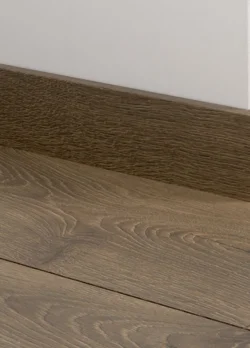 Jalkalista laminaattilattialle - Country Oak, EI PALAUTUSOIKEUTTA!