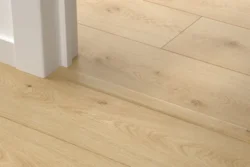 5-in-1 lista laminaattilattialle - Spring Oak, EI PALAUTUSOIKEUTTA!