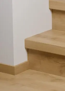 Pergo Laminaattinen porraslista, Driftwood Brown Oak, EI PALAUTUSOIKEUTTA!