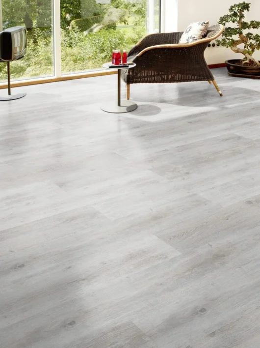 Kaindl laminaattilattia - Tammi lankku valkoinen