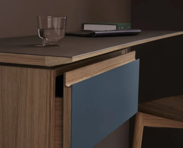 Pöytälinoleumi - Forbo Furniture Desktop Smokey Blue