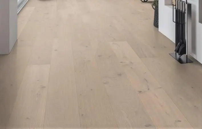 FloorMaster Herregårdsplank - Tammi valkoinen mattalakattu 260 mm.