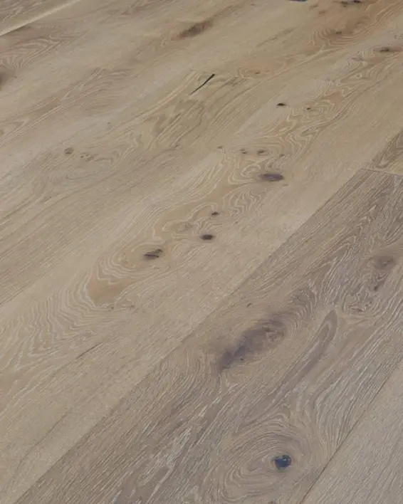 Puulattia - Tammi Herregårdsplank 260 mm, harjattu valkoinen mattalakka