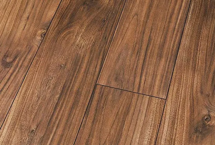 Morris Walnut Korkeakiilto