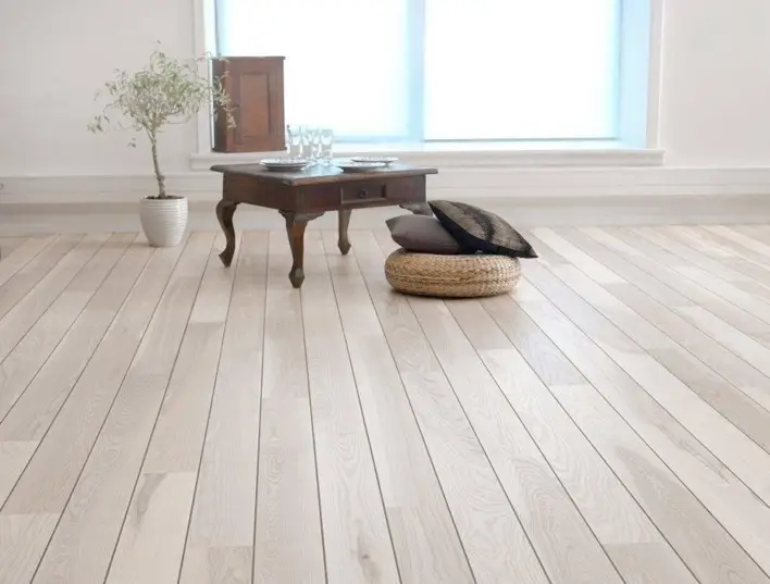 Ask Rustik Valkoinen Mattalakka - laivakansilauta mustalla saumalla