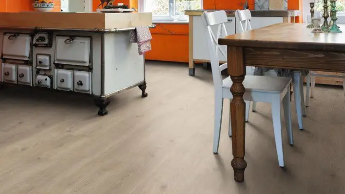 Haro laminatgulv Aqua - Plankegulv, Eg Contura stengrå