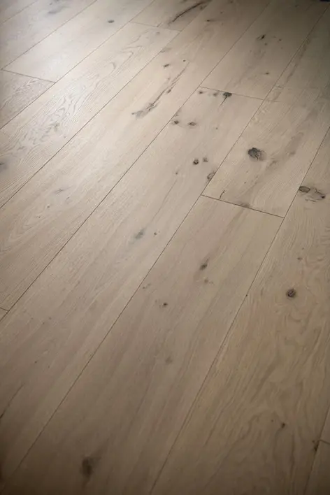 Puulattia - Tammi Herregårdsplank 260 mm, harjattu Invisible mattalakka