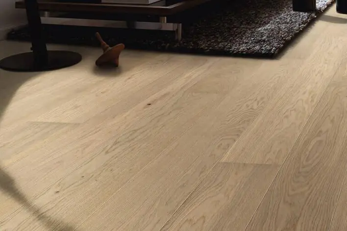 Haro lankkulattia - Tammi vaaleanvalkoinen Markant harjattu nD