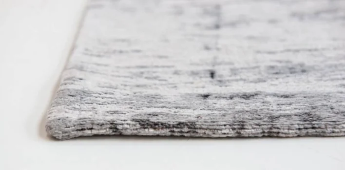 Metro black white 8926