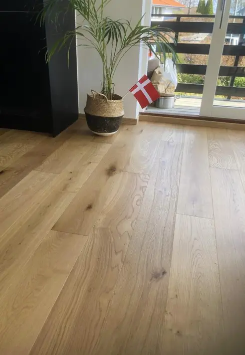 FloorMaster Herregårdsplank - Tammi luonnollinen matta lakka 220 mm.