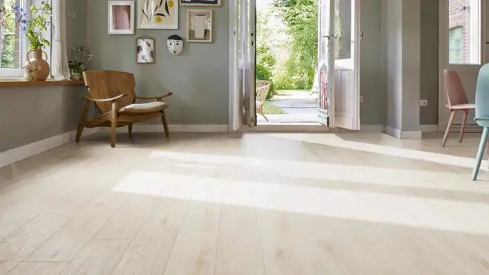 Laminaattilattia, lankkulattia Tammi Siena samettivalkoinen