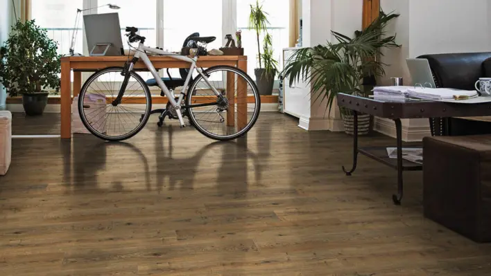 Laminaattilattia, lankkulattia Tammi Lombardia luonnollinen