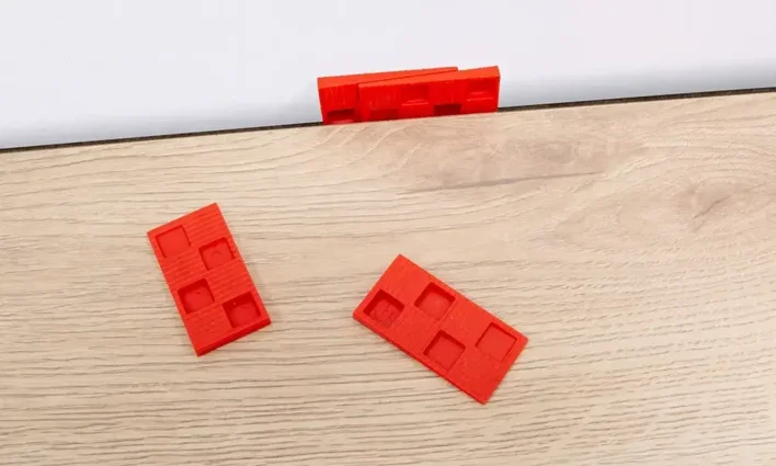 Lisä lattiakiilat, setti 30 kpl.