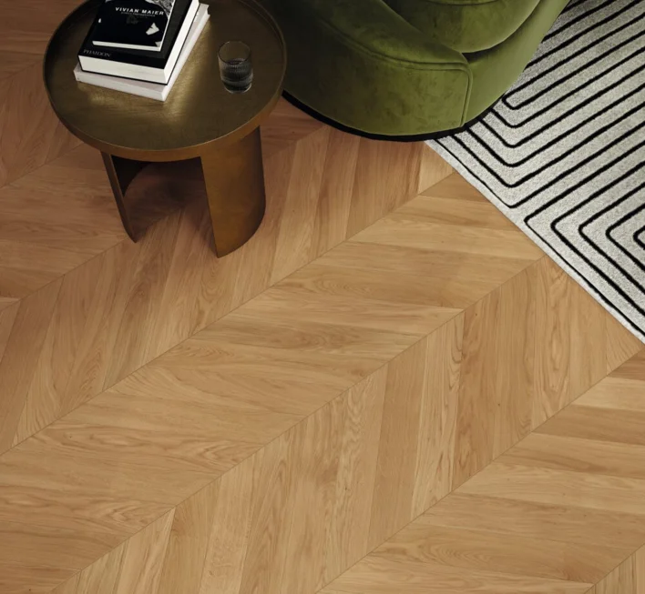 Parador Kalanruoto Trendtime 10 - Chevron 45°, tammi Natur mattalakalla
