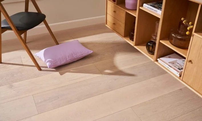 Puulattia - Tammi Herregårdsplank 260 mm. Invisible mattalakk