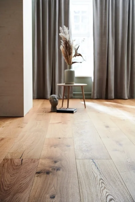 Puulattia - Tammi Palazzo Rustik, harjattu mattalakka