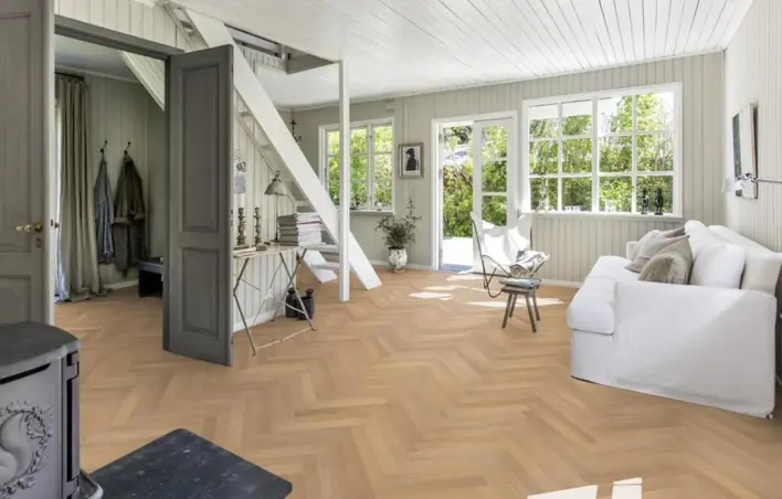 Kährs Studio lankku, Tammi Studio AB, Matta valkolakka