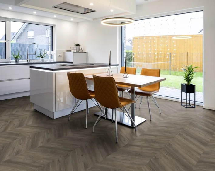 Chevron Edition Perform, Oak Helsinki