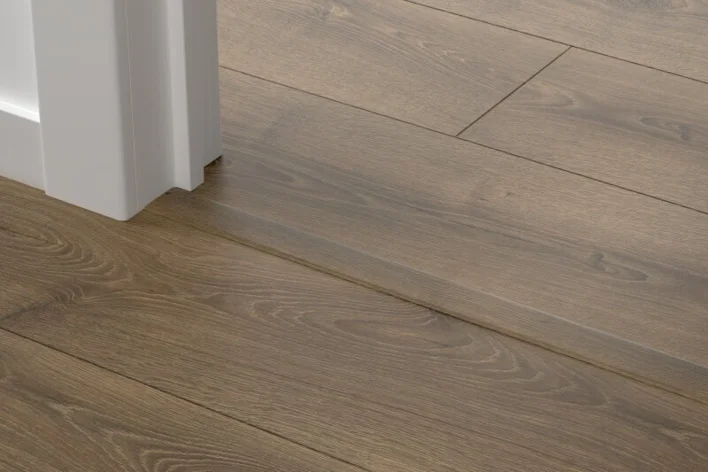 5-i-1 lista laminaattilattialle - Country Oak, EI PALAUTUSOIKEUTTA!