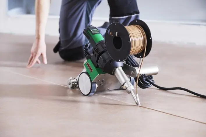 Leister Minifloor drive, hitsausautomaatti 230V - Hitsain ei sisälly toimitukseen