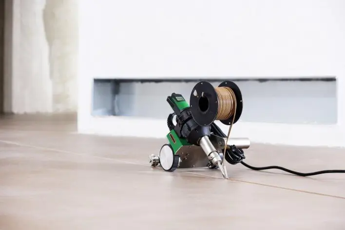Leister Minifloor drive, hitsausautomaatti 230V - Hitsain ei sisälly toimitukseen
