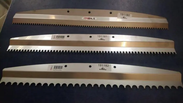 Itsetasoittavan massan terä, kiinteä terä, 60 cm.