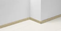 Farvetilpasset fodpanel 16x70 mm. - Eg D026