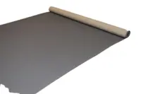 Messumatto – vaaleanharmaa neulahuopajuoksija