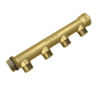 Wavin 3/4" jakotukki 4 lähdöllä 1/2" Keskietäisyys 50 mm.